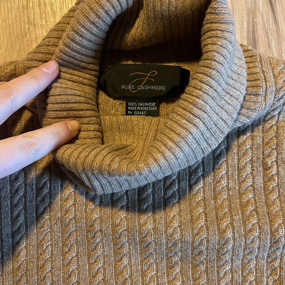 L pure cashmere cable knit sweater - Picture 2 of 2